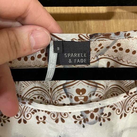 #185- SPARKLE AND FADE- Silk Crop Top - Picture 4 of 5